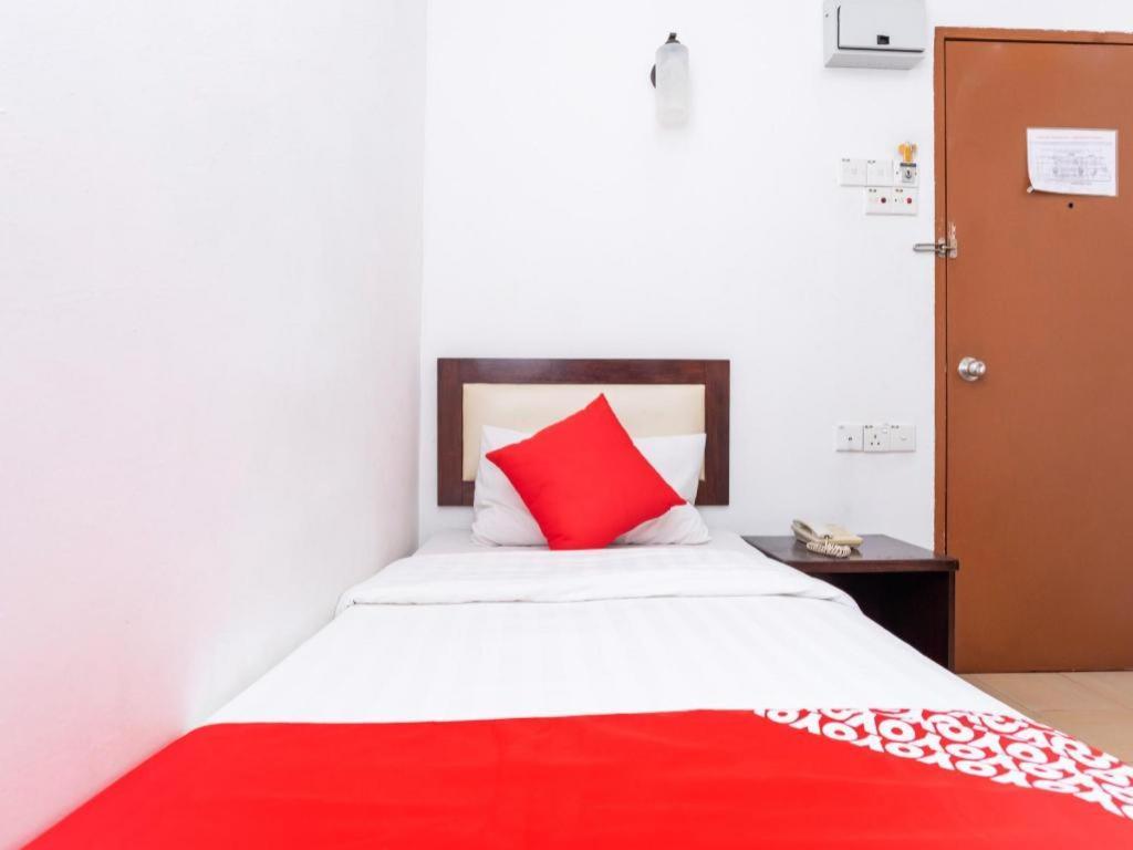 OYO 1114 Neo Pegasus Hotel Segamat Exterior foto
